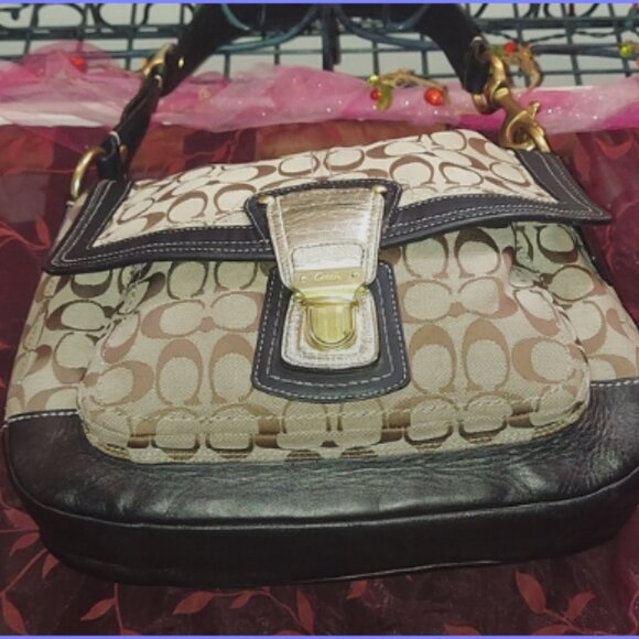 Vintage Coach signature satchel in canvas and leather gold embellishment! - Picture 6 of 7
